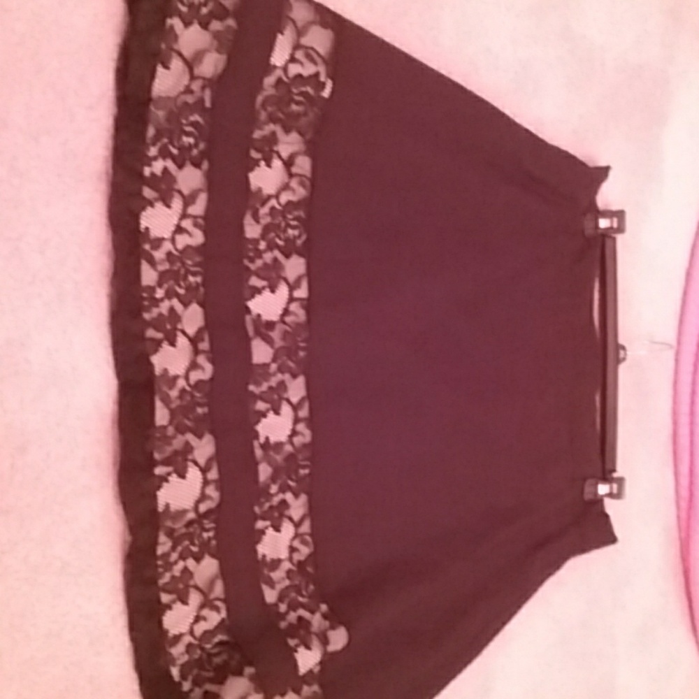 Lace skirt